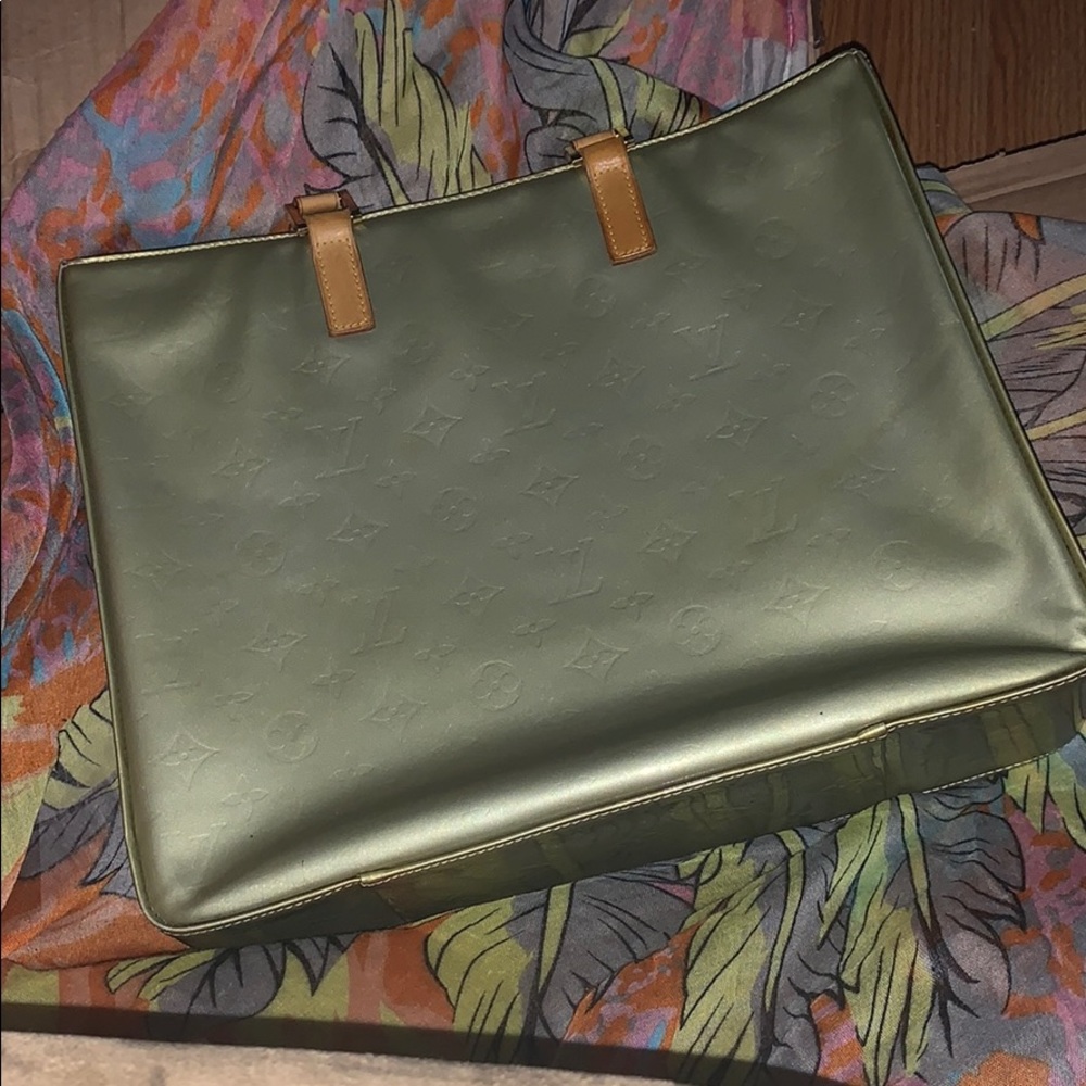 Louis Vuitton Columbus leather tote. Re-poshing